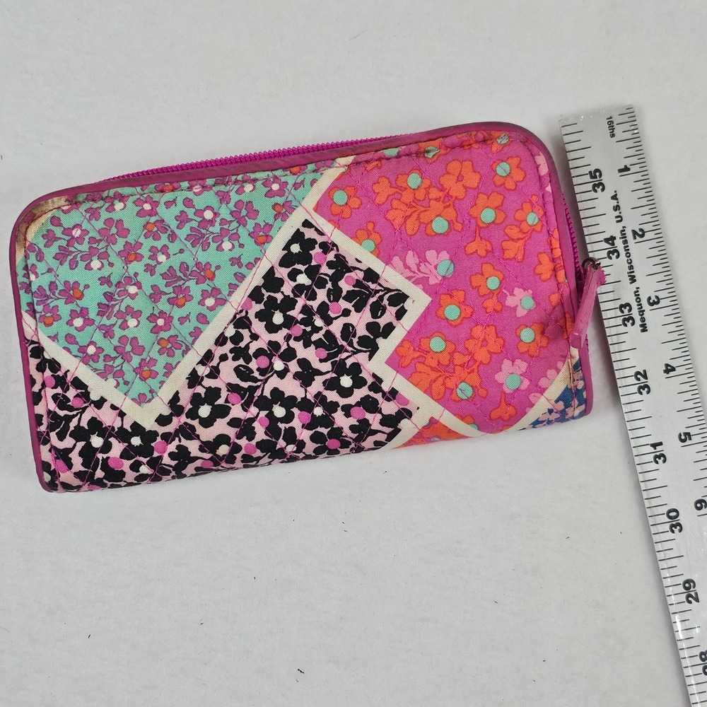 Vera Bradley RFID Bifold Wallet‎ Rosy Outlook Quilted Patchwork 28469-12199 - Picture 2 of 7